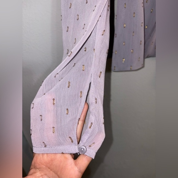 Express Women's V-neck Lavender Wrap Blouse Size Medium - Picture 5 of 12